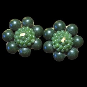 Recovered vintage green jade-tone beaded cluster earrings 20